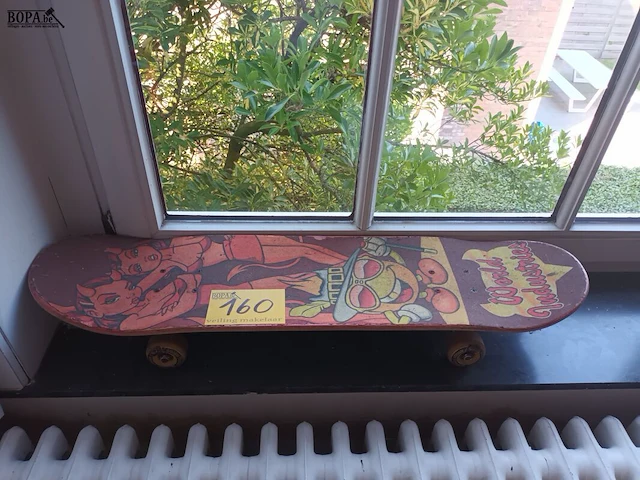 Lot 160 - skateboard - afbeelding 1 van  5