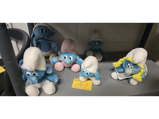 Lot 161 - pluchen smurfen 6 stuks - afbeelding 1 van  7