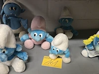 Lot 161 - pluchen smurfen 6 stuks - afbeelding 1 van  7