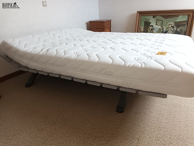 Lot 161 - tweepersoonsbed - afbeelding 1 van  4