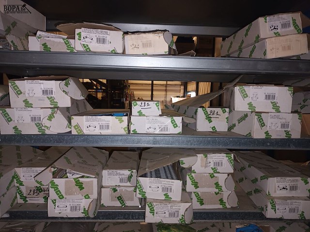 Lot 162 - blauw magazijnrek met inhoud - afbeelding 3 van  8