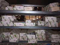 Lot 162 - blauw magazijnrek met inhoud - afbeelding 3 van  8