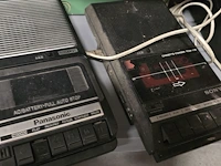 Lot 162 - cassette recorders en groot lot cassettes in valiezen/doos - afbeelding 2 van  4