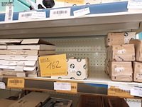 Lot 162 - cijfers en brievenbuskleppen. 80 stuks - afbeelding 1 van  5