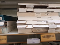 Lot 162 - cijfers en brievenbuskleppen. 80 stuks - afbeelding 4 van  5