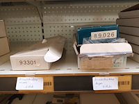 Lot 162 - cijfers en brievenbuskleppen. 80 stuks - afbeelding 5 van  5