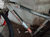 Lot 162 - fietsen. 3 stuks - afbeelding 3 van  6