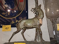Lot 162 - hert op marmer - afbeelding 1 van  5