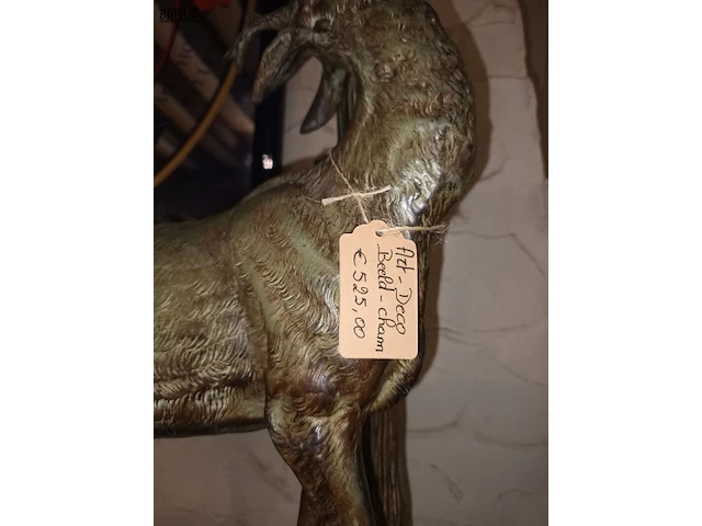 Lot 162 - hert op marmer - afbeelding 4 van  5