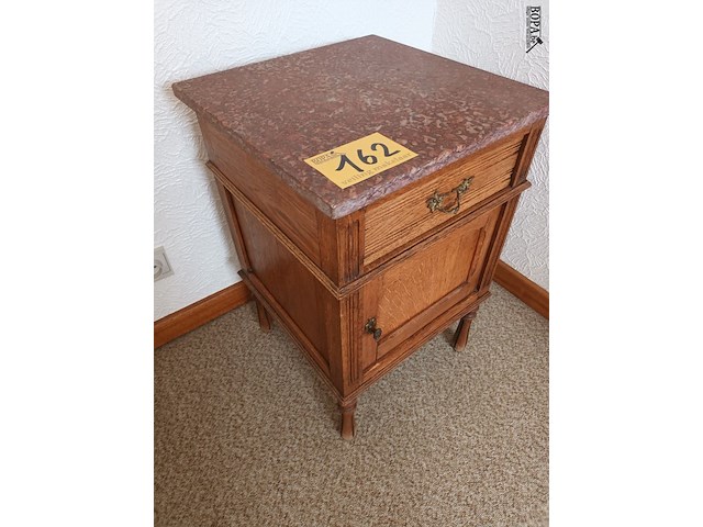 Lot 162 - nachtkastje met marmeren blad - afbeelding 2 van  3