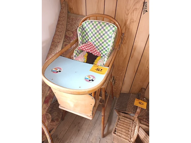 Lot 162 - vintage kinderstoel - afbeelding 1 van  3
