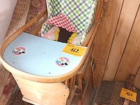 Lot 162 - vintage kinderstoel - afbeelding 1 van  3