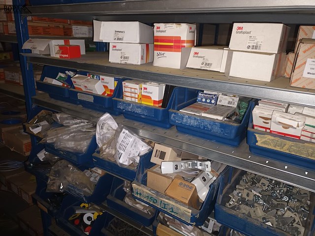 Lot 163 - blauw magazijnrek met inhoud - afbeelding 7 van  8