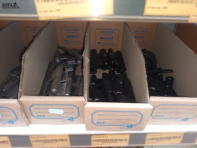 Lot 163 - deurstoppen en deurbeslag. 28 stuks - afbeelding 6 van  9