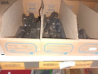 Lot 163 - deurstoppen en deurbeslag. 28 stuks - afbeelding 7 van  9