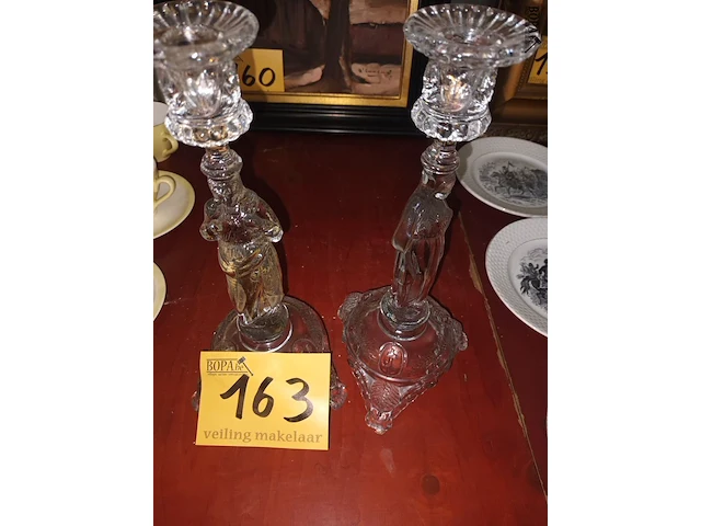 Lot 163 - koppel kandelaars in glas - afbeelding 1 van  6