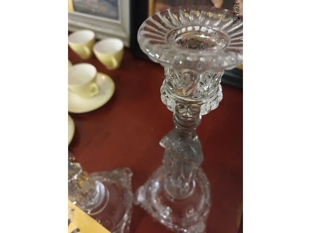 Lot 163 - koppel kandelaars in glas - afbeelding 5 van  6