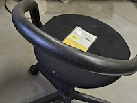 Lot 163 - nieuwe bureaustoel zwarte stof - afbeelding 2 van  3