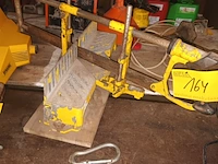Lot 164 - handmatige verstekzaag - afbeelding 1 van  2