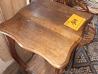 Lot 164 - houten plantentafel - afbeelding 3 van  3