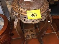 Lot 164 - houten plantentafel - afbeelding 1 van  4