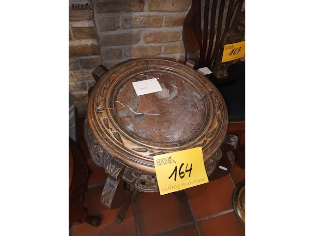 Lot 164 - houten plantentafel - afbeelding 2 van  4