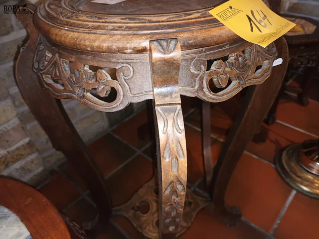Lot 164 - houten plantentafel - afbeelding 4 van  4