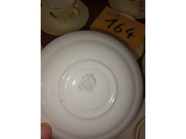 Lot 164 - koffieservies met zwarte kat. 34 stuks - afbeelding 5 van  5