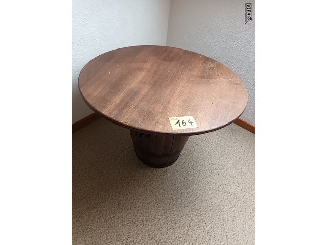 Lot 164 - salontafel met bierton - afbeelding 1 van  4