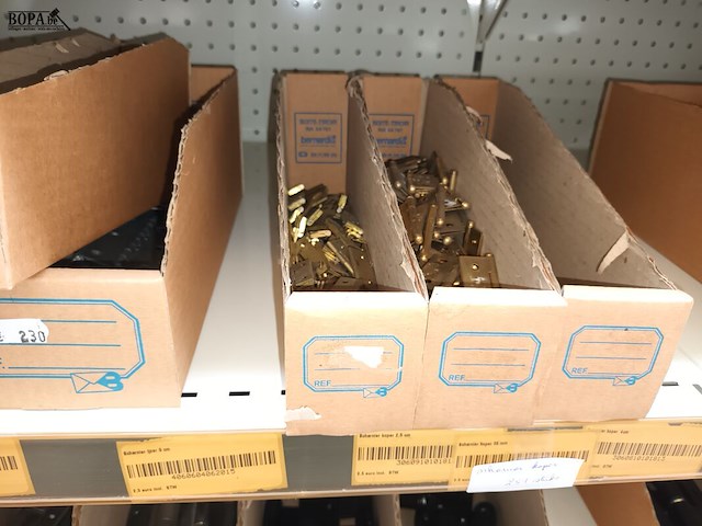 Lot 164 - scharnieren en schuivers - afbeelding 2 van  5