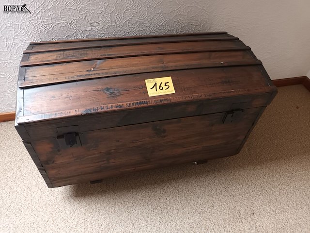 Lot 165 - antieke houten koffer - afbeelding 1 van  5
