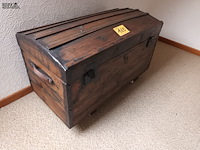 Lot 165 - antieke houten koffer - afbeelding 3 van  5