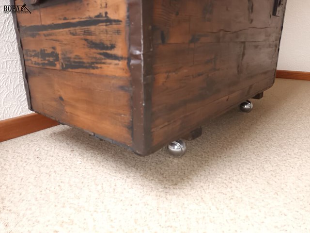 Lot 165 - antieke houten koffer - afbeelding 4 van  5