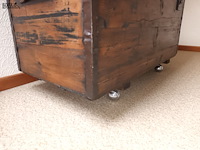 Lot 165 - antieke houten koffer - afbeelding 4 van  5