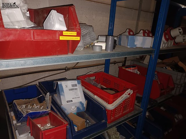 Lot 165 - blauw magazijnrek met inhoud - afbeelding 6 van  10