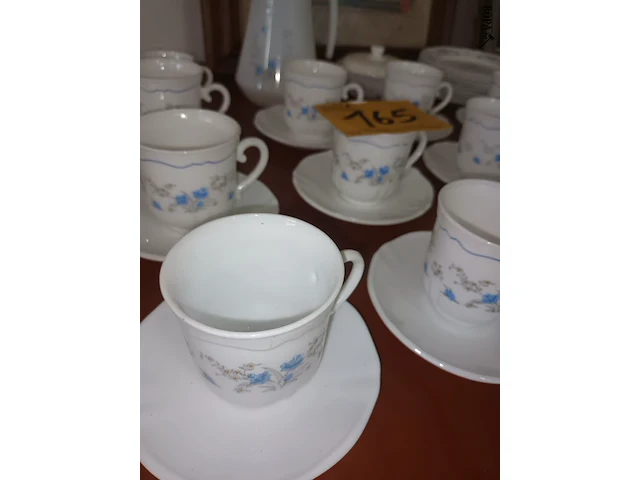 Lot 165 - koffieservies arcopal romantique. 39 stuks - afbeelding 2 van  5
