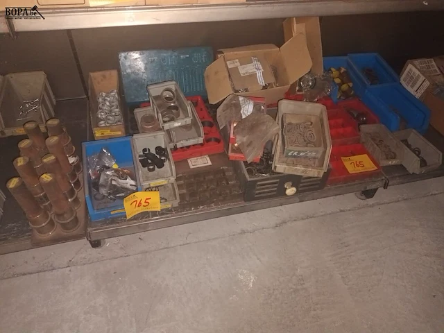 Lot 165 - lot montage materiaal - afbeelding 1 van  6