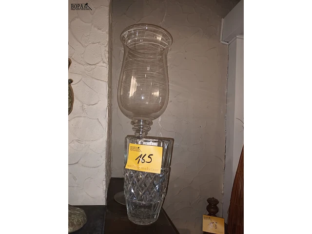 Lot 165 - vazen. 2 stuks - afbeelding 1 van  3