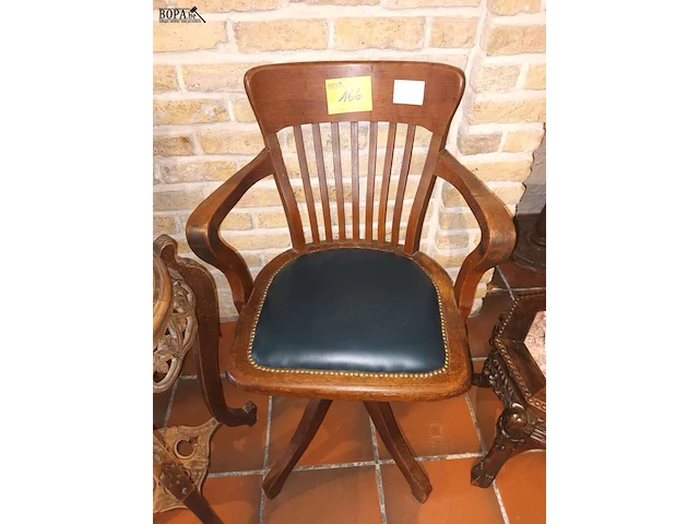 Lot 166 - antieke bureaustoel - afbeelding 1 van  4