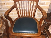 Lot 166 - antieke bureaustoel - afbeelding 1 van  4