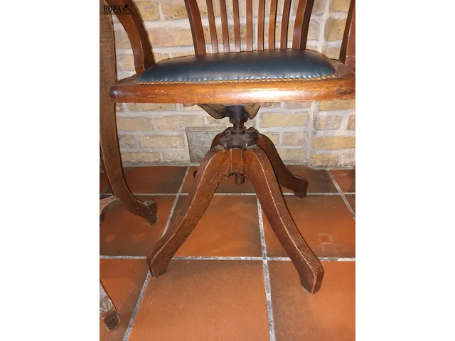 Lot 166 - antieke bureaustoel - afbeelding 2 van  4