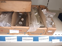 Lot 166 - deur- en kastbeslag. inhoud rek - afbeelding 7 van  13