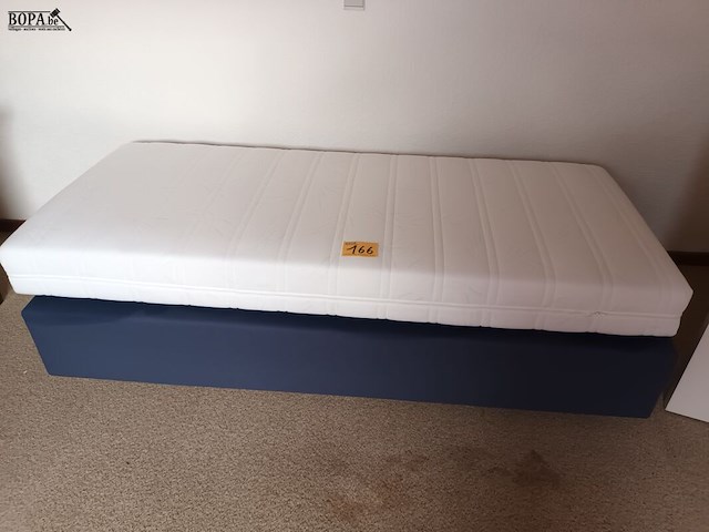 Lot 166 - eenpersoonsbed - afbeelding 1 van  3