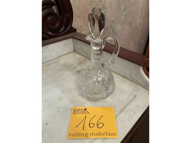 Lot 166 - kristallen karafje met dop - afbeelding 1 van  2