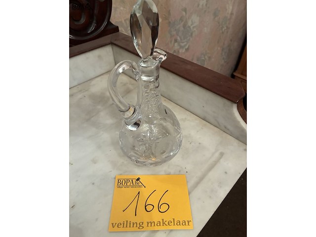 Lot 166 - kristallen karafje met dop - afbeelding 2 van  2