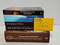 Lot 166 - lot boeken, diverse auteurs, romans, 5 stuks - afbeelding 1 van  2
