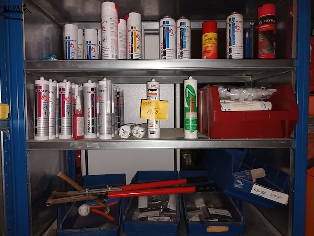 Lot 166 - producten, siliconen en tex flat - afbeelding 1 van  3