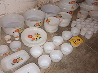 Lot 166 - retro servies arcopal rotterdam. 90 stuks - afbeelding 1 van  6