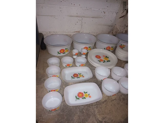 Lot 166 - retro servies arcopal rotterdam. 90 stuks - afbeelding 2 van  6