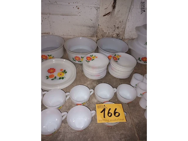 Lot 166 - retro servies arcopal rotterdam. 90 stuks - afbeelding 4 van  6